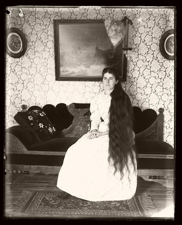 Vintage photograph from the Victorian days showing an elegantly dressed woman.
